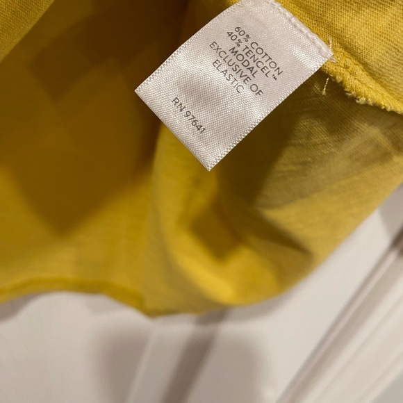 NWT J. Jill Size XL Marigold Yellow 3/4 Smocked Sleeve Henley Top Pearl Buttons - Picture 7 of 11